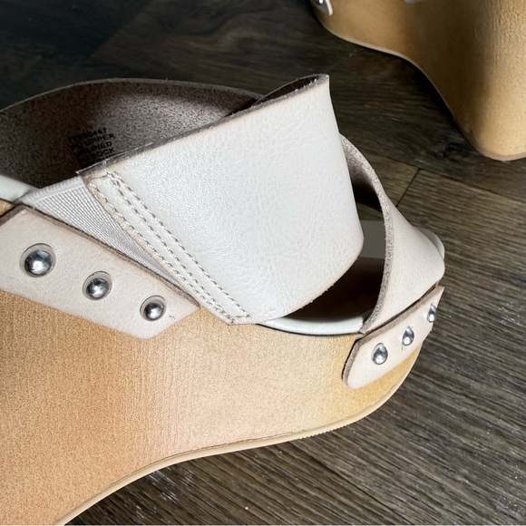 Torrid Women's Cream Wood Wedge Platform Sandals Size 12 WW - Picture 6 of 8